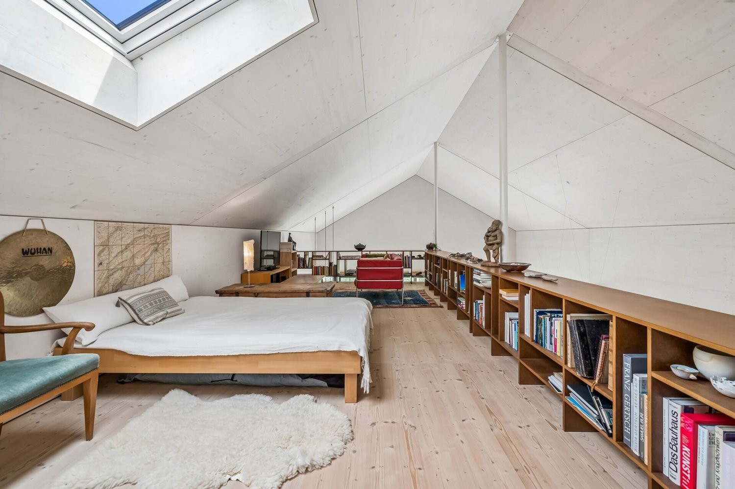 11 rooms single house