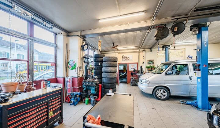 84m² living / commercial building