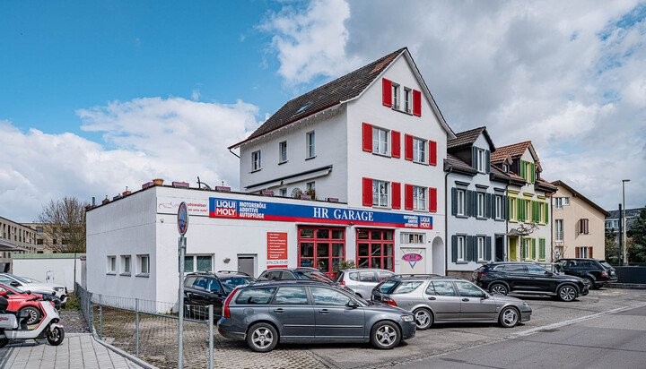 84m² living / commercial building
