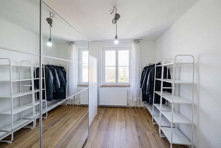 84m² living / commercial building