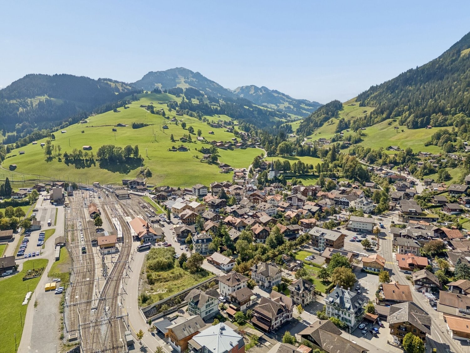 294m² living / commercial building, Foto 1 von 10