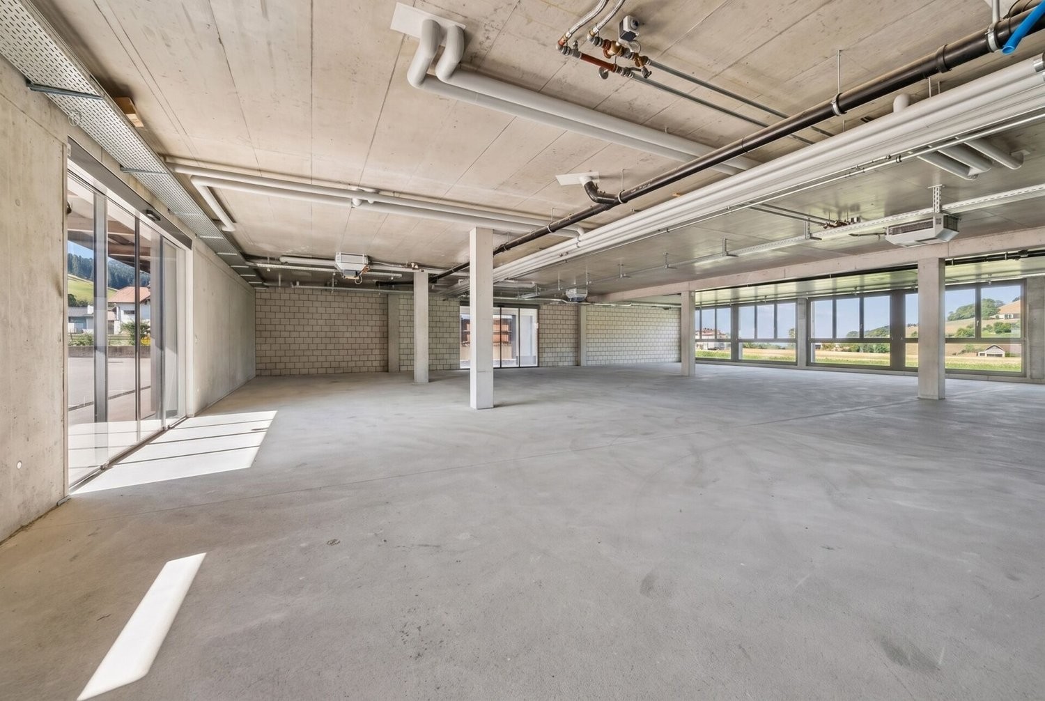655m² commercial