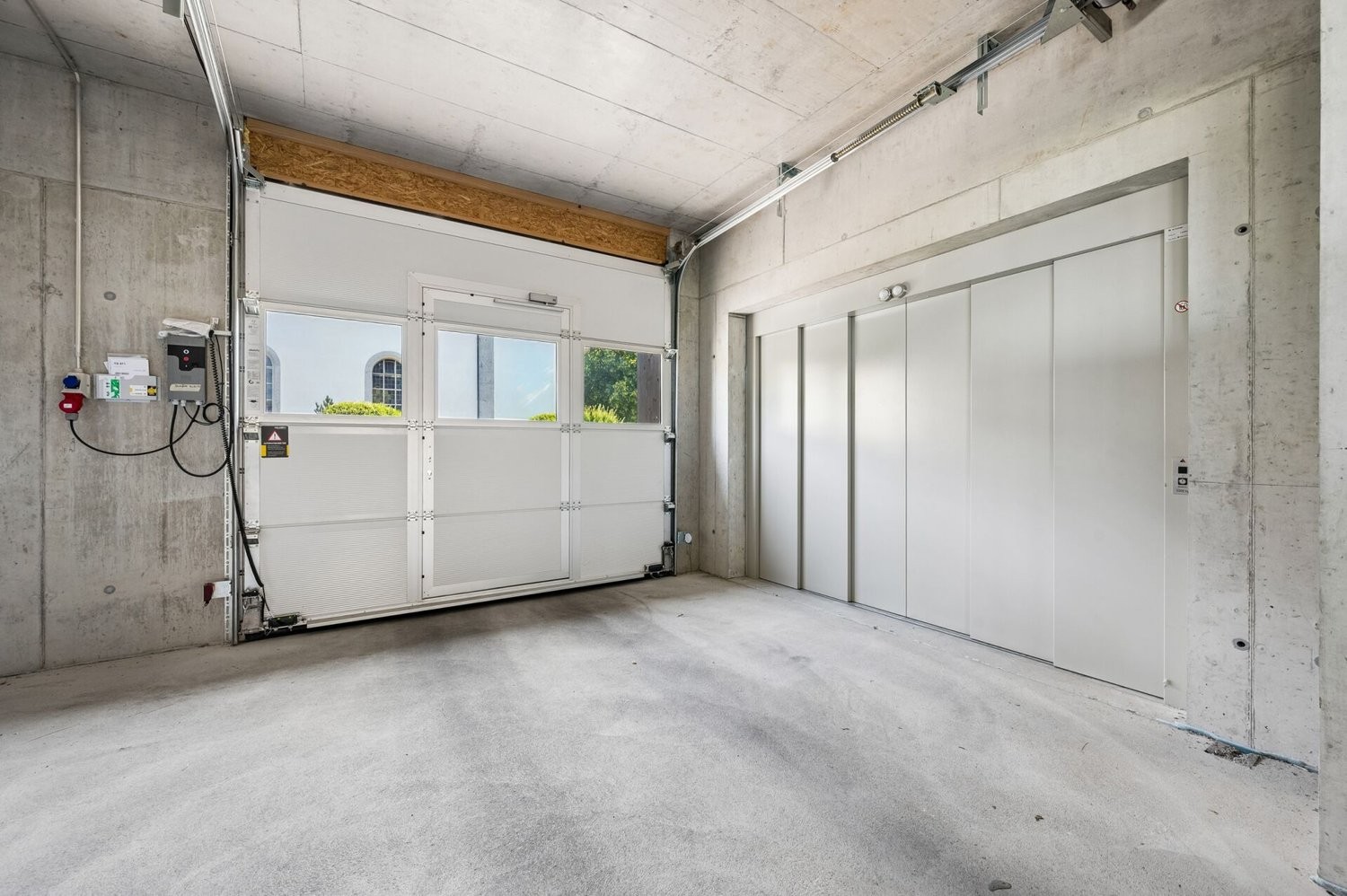 655m² commercial
