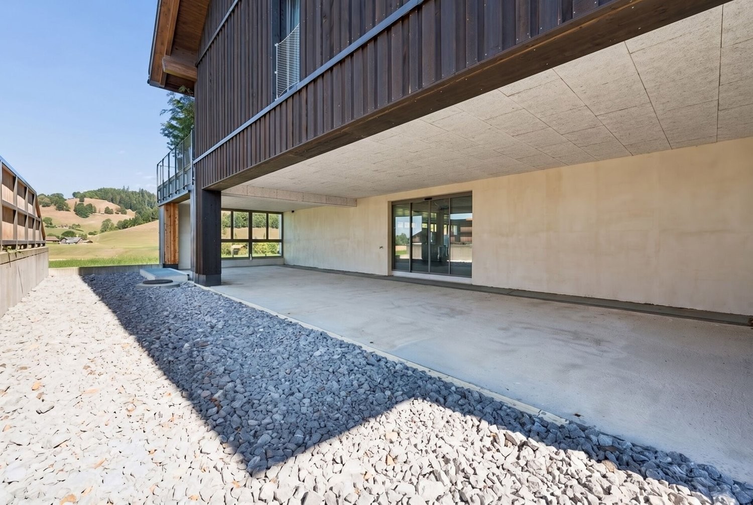 655m² commercial