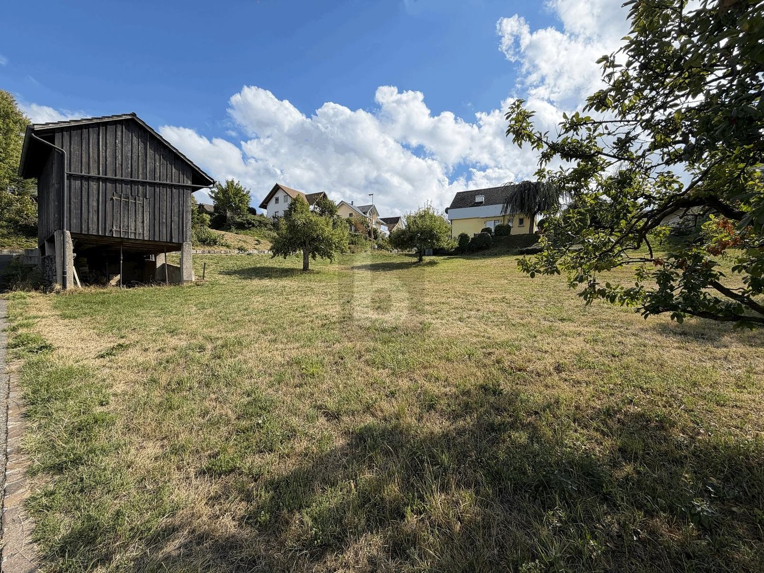 853m² de terrain à bâtir